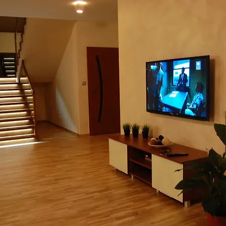 Dom Blisko Warszawy I Lotniska Modlin * Chotomow
